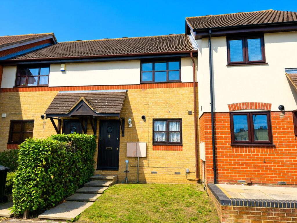2 bed Mid Terraced House for rent in Runwell. From Barrett Estate & Letting Agents - Rayleigh
