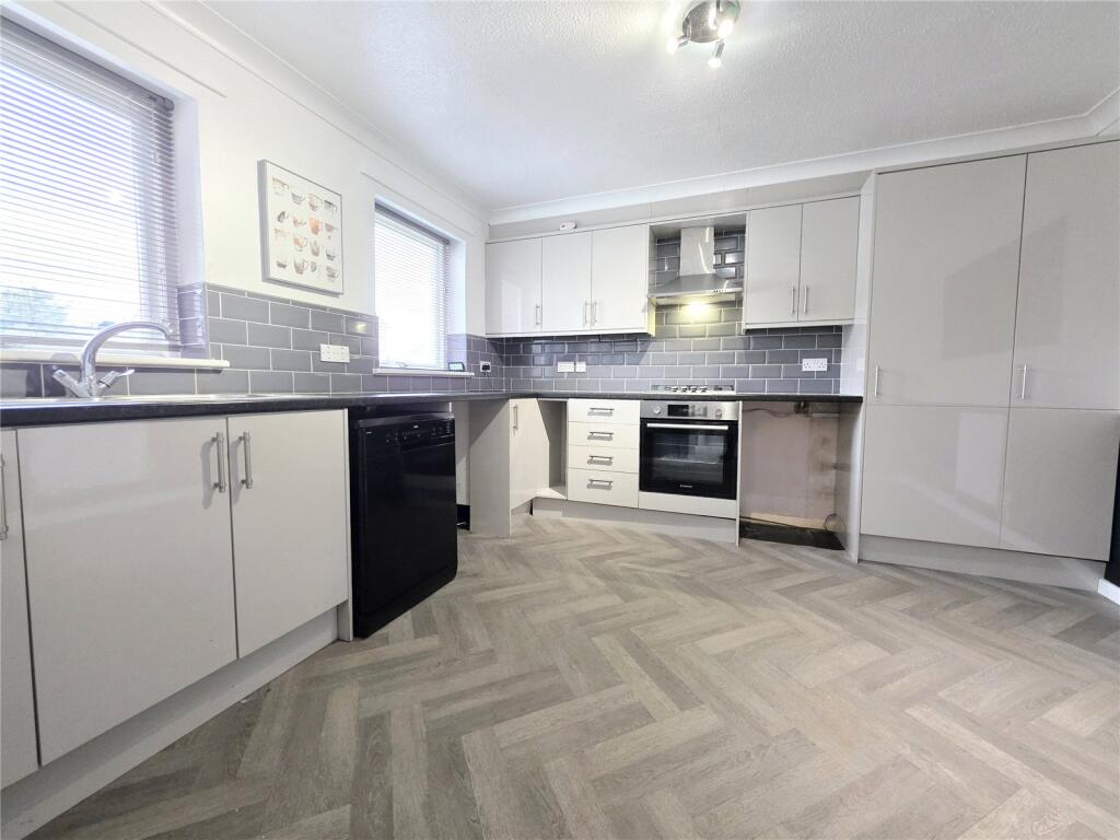 3 bed Mid Terraced House for rent in Rayleigh. From Barrett Estate & Letting Agents - Rayleigh 3 bed Mid Terraced House for rent in Rayleigh. From Barrett Estate & Letting Agents - Rayleigh