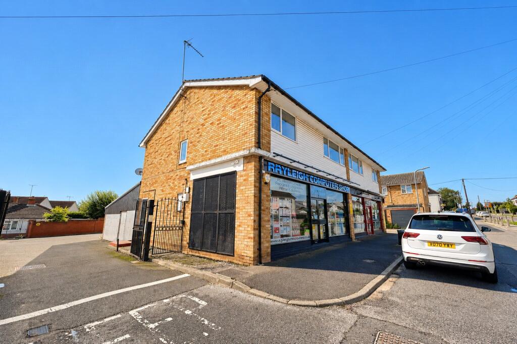 2 bed Apartment for rent in Rayleigh. From Barrett Estate & Letting Agents - Rayleigh