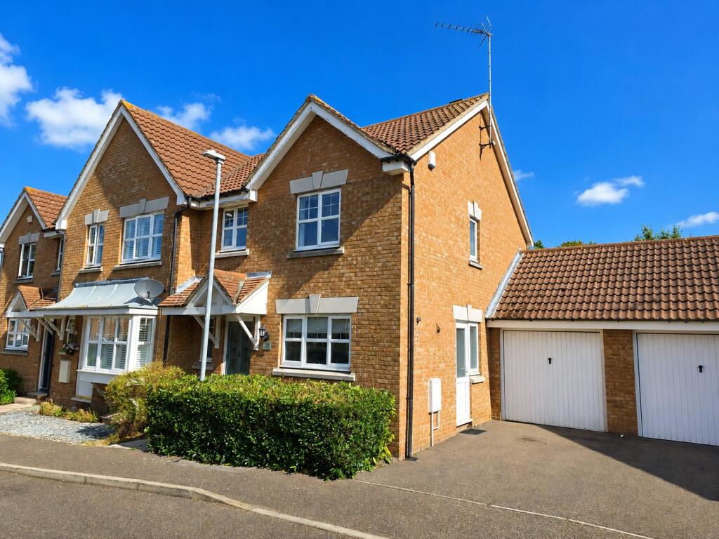 3 bed Semi Detached for rent in Rayleigh. From Barrett Estate & Letting Agents - Rayleigh