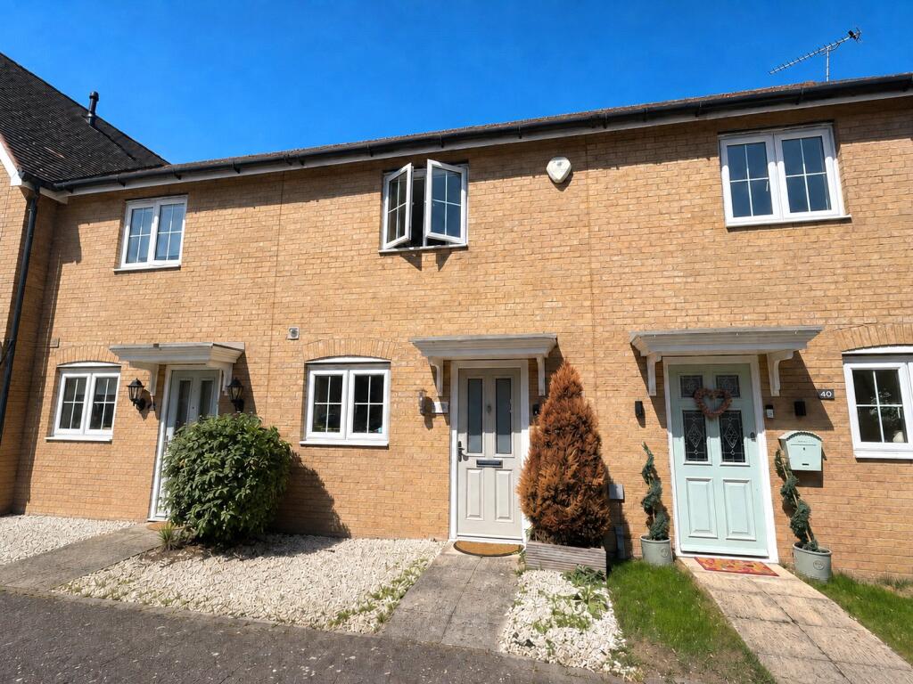 2 bed Mid Terraced House for rent in Rayleigh. From Barrett Estate & Letting Agents - Rayleigh