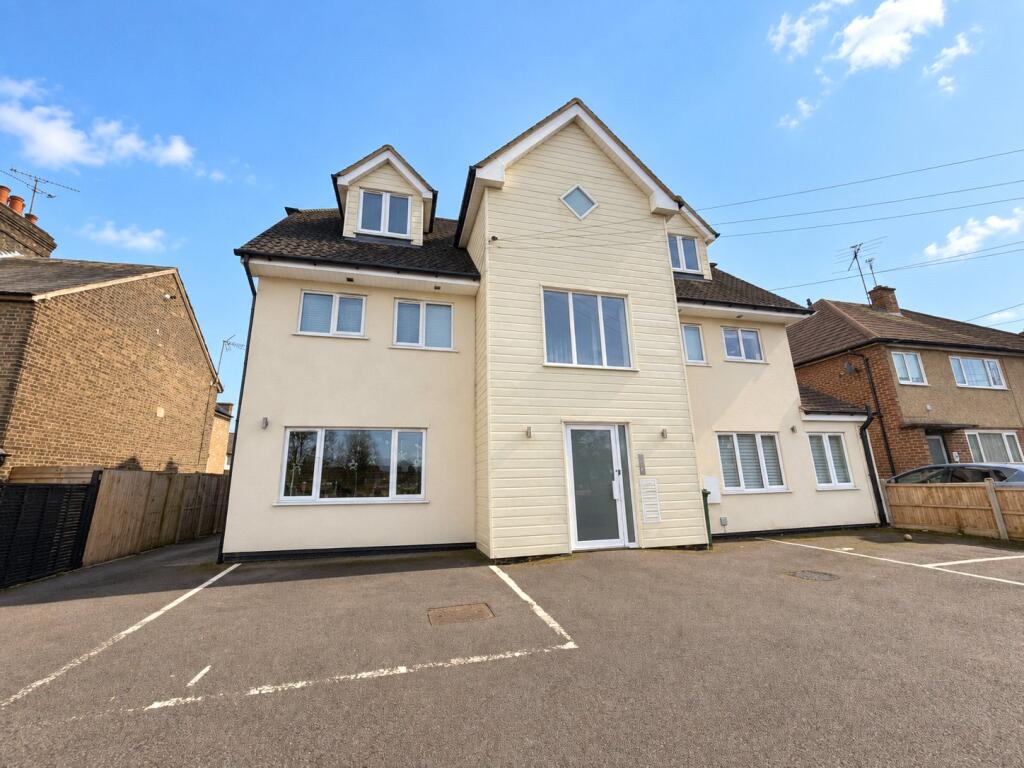2 bed Apartment for rent in Havering's Grove. From Barrett Estate & Letting Agents - Rayleigh 2 bed Apartment for rent in Havering's Grove. From Barrett Estate & Letting Agents - Rayleigh