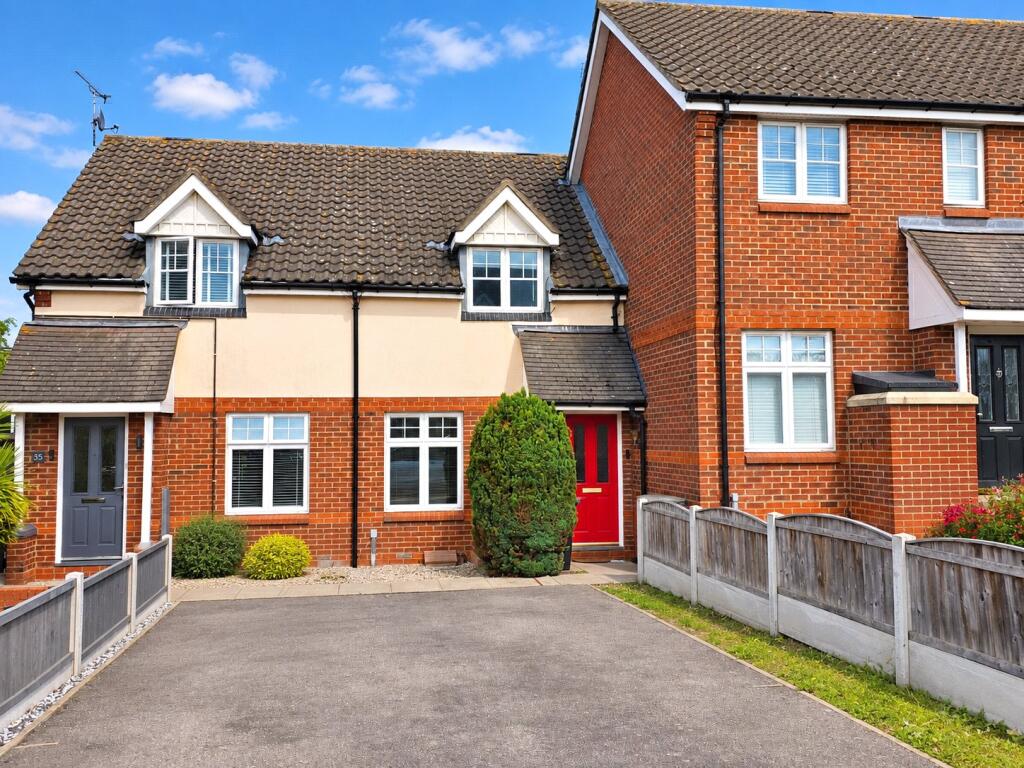 2 bed Mid Terraced House for rent in Rayleigh. From Barrett Estate & Letting Agents - Rayleigh