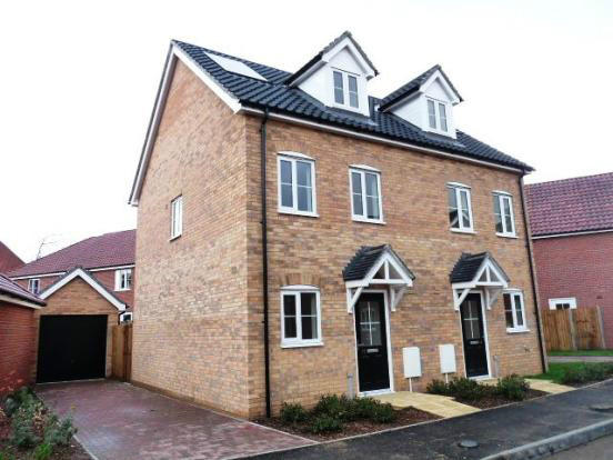 3 bed Semi Detached for rent in Beck Row. From baseLETS Ltd 3 bed Semi Detached for rent in Beck Row. From baseLETS Ltd