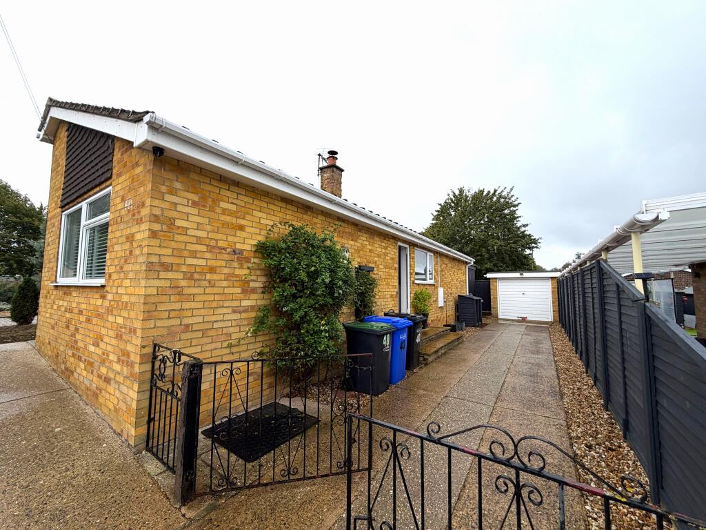 3 bed Detached bungalow for rent in Lakenheath. From baseLETS Ltd 3 bed Detached bungalow for rent in Lakenheath. From baseLETS Ltd