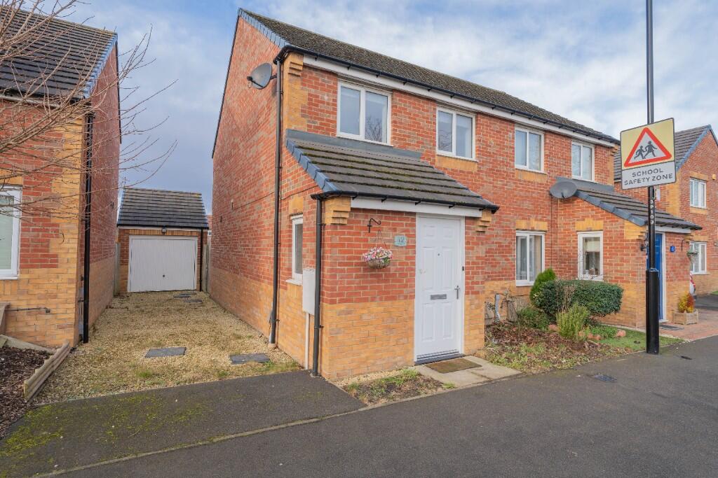 3 bed Semi Detached for rent in Newcastle upon Tyne. From Belle Vue Estates - Low Fell 3 bed Semi Detached for rent in Newcastle upon Tyne. From Belle Vue Estates - Low Fell