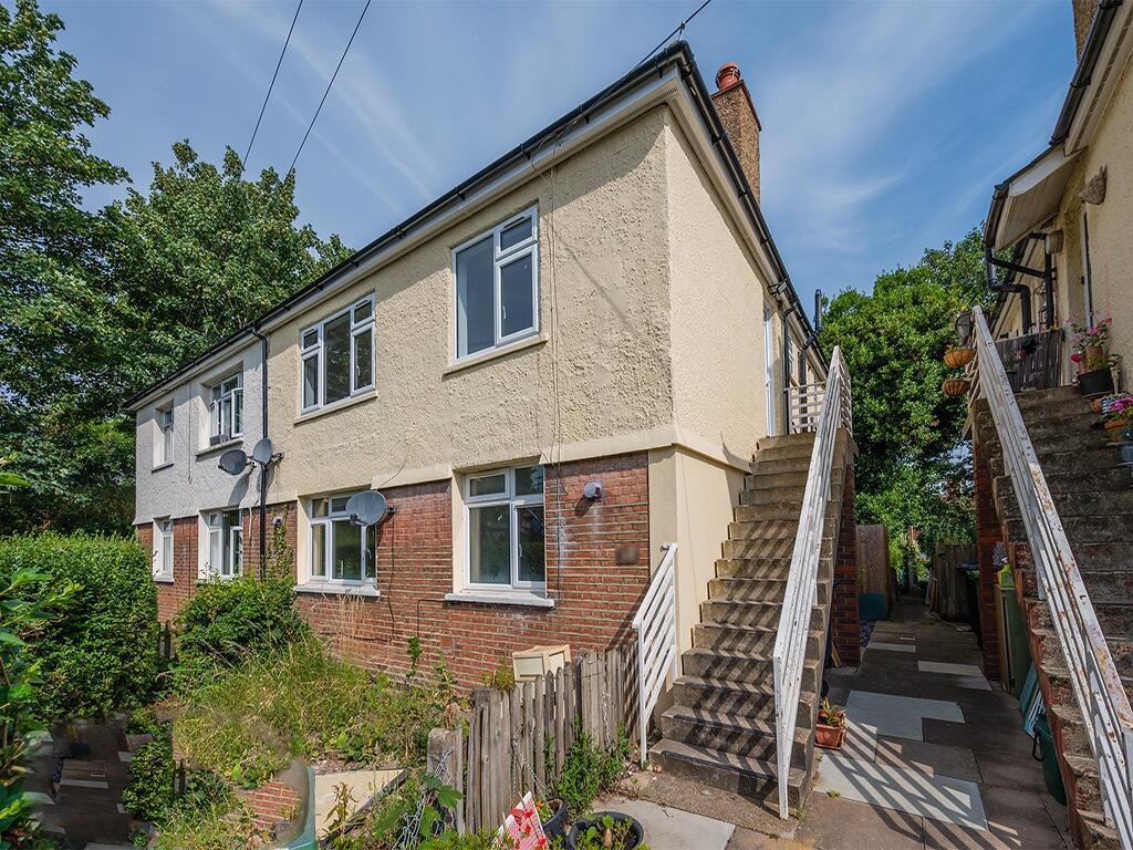 2 bed 1st Floor Flat for rent in London. From E14Properties LTD - London