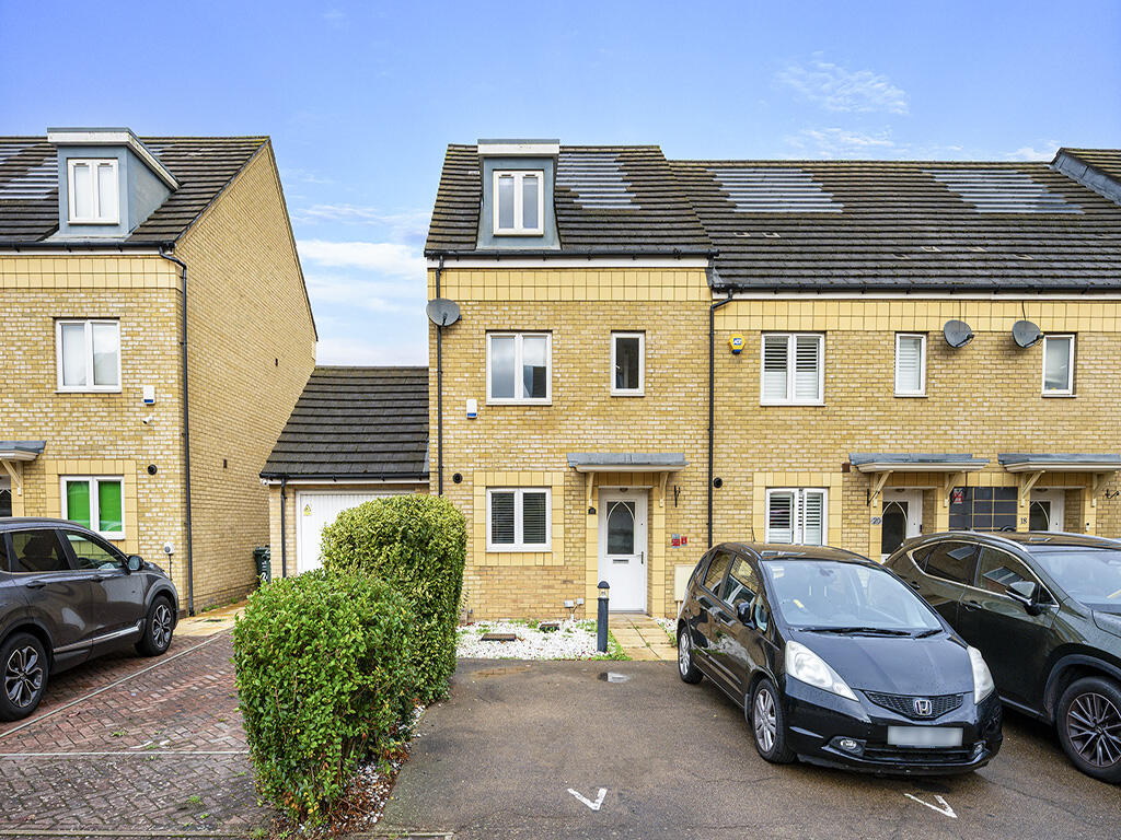 4 bed Semi Detached for rent in Darenth. From E14Properties LTD - London