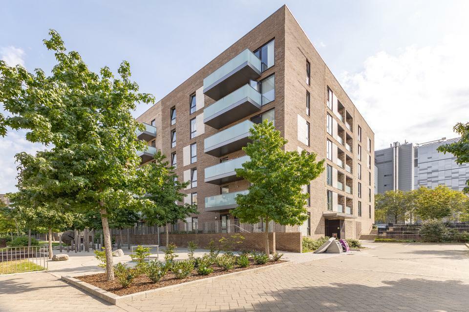 2 bed Apartment for rent in Poplar. From ea2 Estate Agency - Wapping