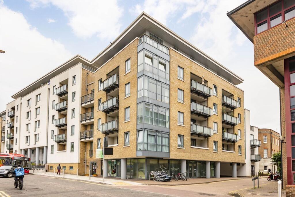 1 bed 1st Floor Flat for rent in Stepney. From ea2 Estate Agency - Wapping