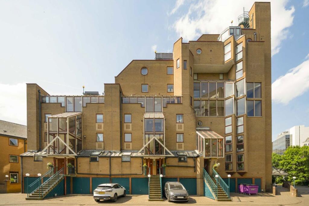 1 bed 1st Floor Flat for rent in Bermondsey. From ea2 Estate Agency - Wapping