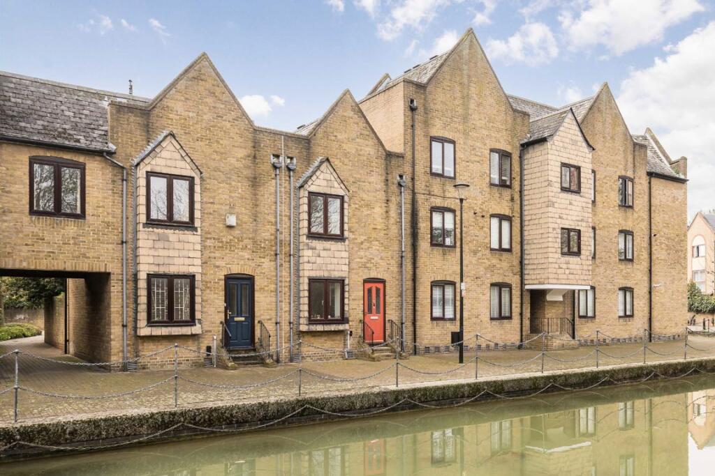 2 bed Detached for rent in Bermondsey. From ea2 Estate Agency - Wapping