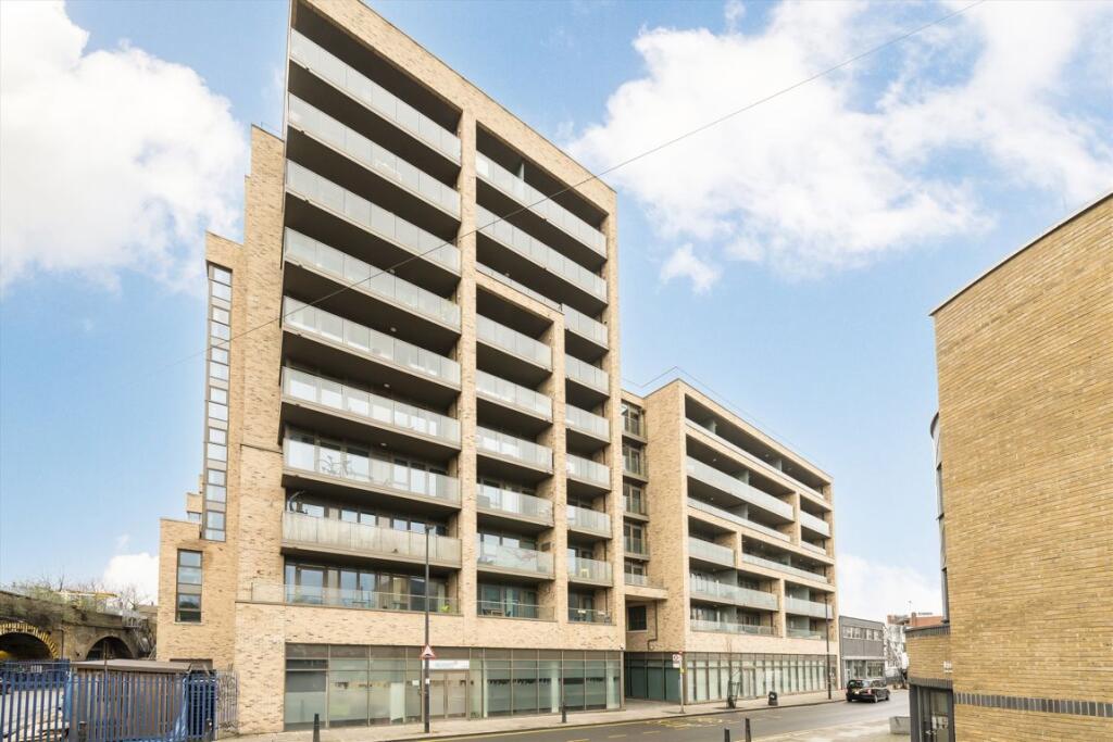 2 bed 1st Floor Flat for rent in Stepney. From ea2 Estate Agency - Wapping