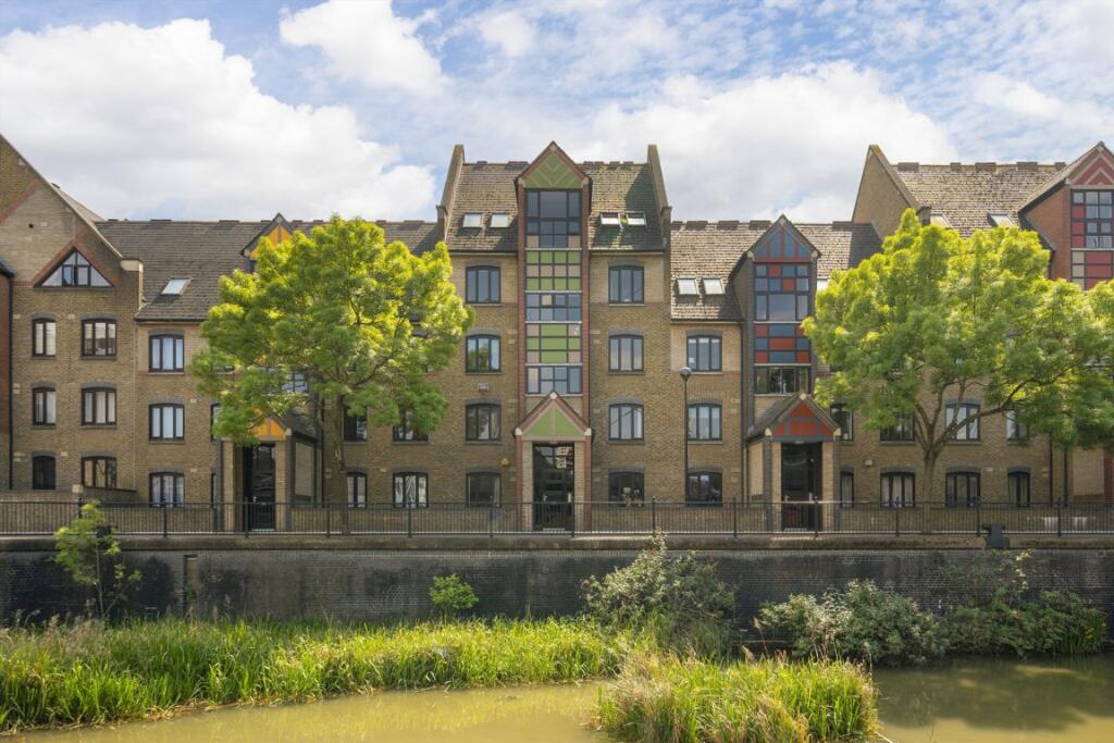1 bed 1st Floor Flat for rent in Bermondsey. From ea2 Estate Agency - Wapping