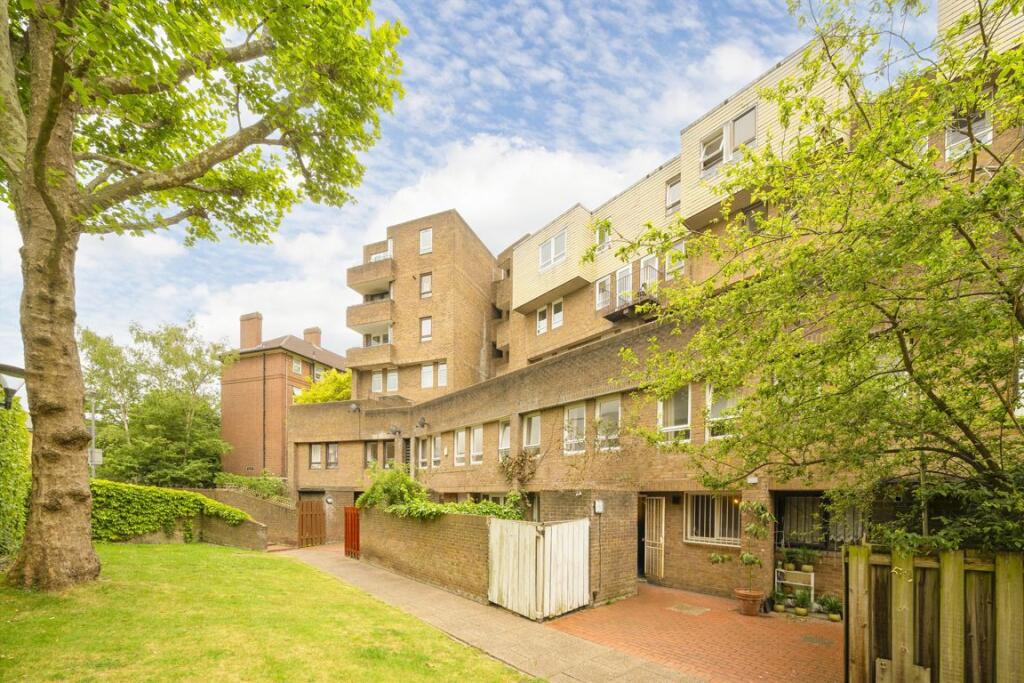 3 bed Annexe for rent in Bermondsey. From ea2 Estate Agency - Wapping 3 bed Annexe for rent in Bermondsey. From ea2 Estate Agency - Wapping