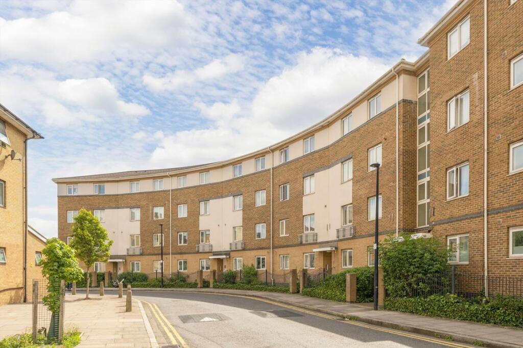 2 bed 1st Floor Flat for rent in Stepney. From ea2 Estate Agency - Wapping 2 bed 1st Floor Flat for rent in Stepney. From ea2 Estate Agency - Wapping