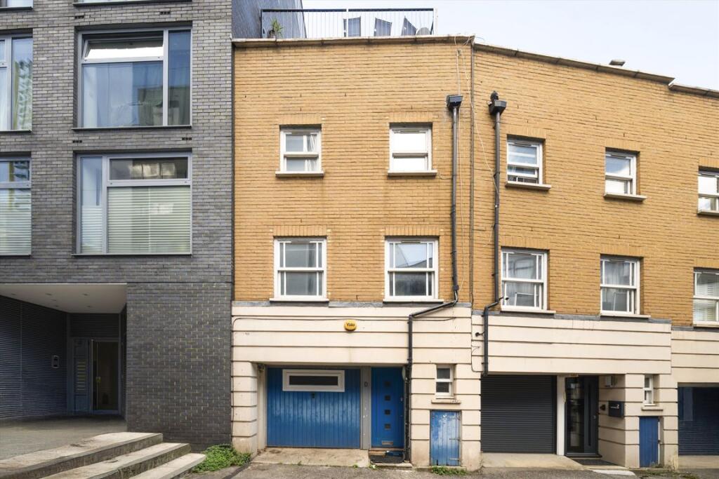 5 bed Semi Detached for rent in Islington. From ea2 Estate Agency - Wapping 5 bed Semi Detached for rent in Islington. From ea2 Estate Agency - Wapping