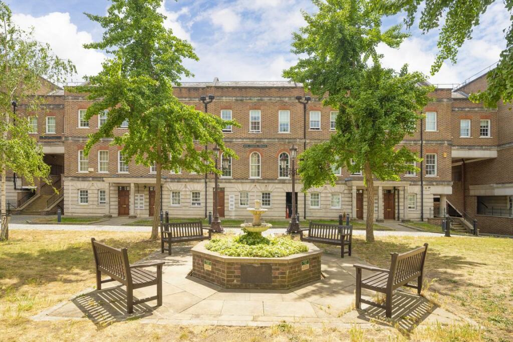 2 bed 1st Floor Flat for rent in Stepney. From ea2 Estate Agency - Wapping