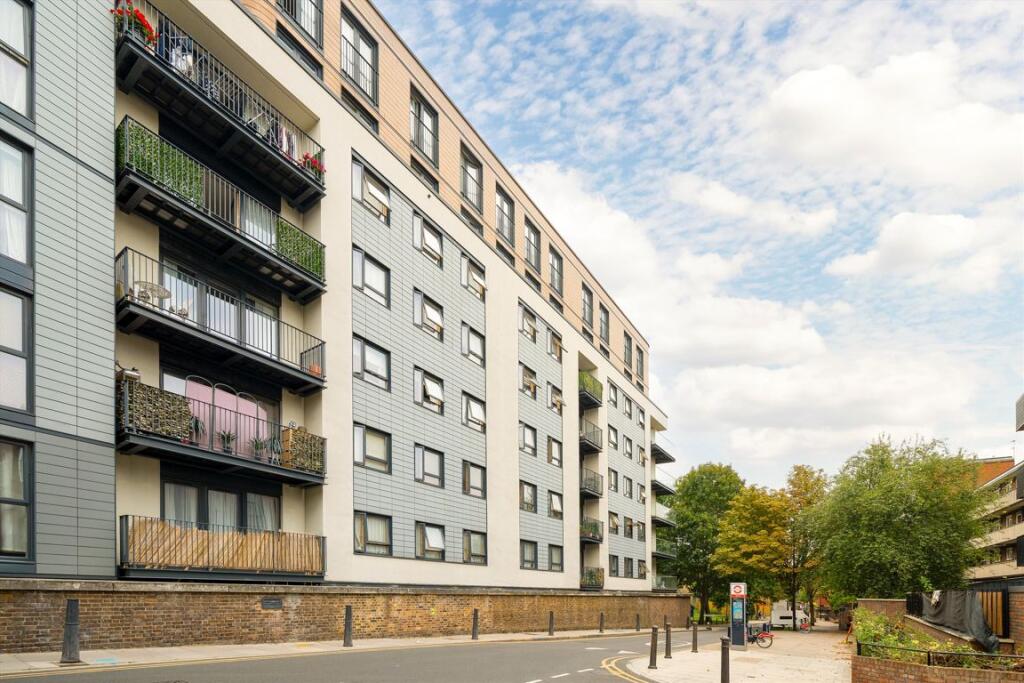 1 bed 1st Floor Flat for rent in Bermondsey. From ea2 Estate Agency - Wapping