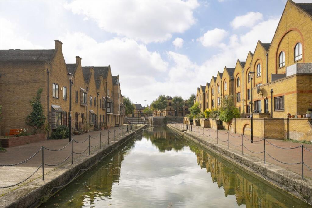 2 bed 1st Floor Flat for rent in Bermondsey. From ea2 Estate Agency - Wapping