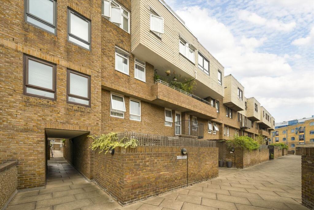 2 bed 1st Floor Flat for rent in Bermondsey. From ea2 Estate Agency - Wapping 2 bed 1st Floor Flat for rent in Bermondsey. From ea2 Estate Agency - Wapping