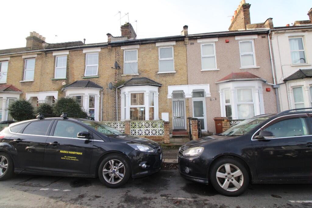 2 bed 1st Floor Flat for rent in Walthamstow. From Eastbank Studios Ltd - London - Sales