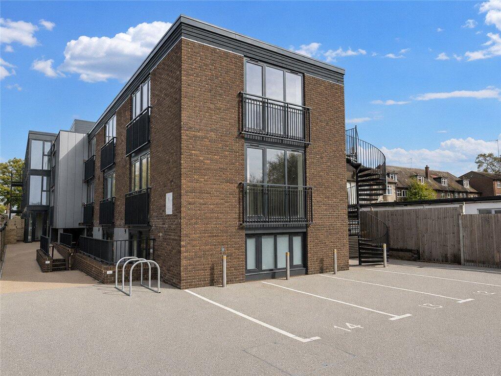 1 bed 1st Floor Flat for rent in Epsom. From Eastons Ltd - Epsom 1 bed 1st Floor Flat for rent in Epsom. From Eastons Ltd - Epsom