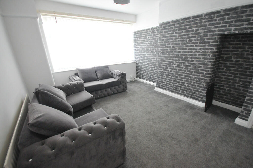 3 bed Town House for rent in Burtonwood. From Easylet Residential Ltd - Warrington