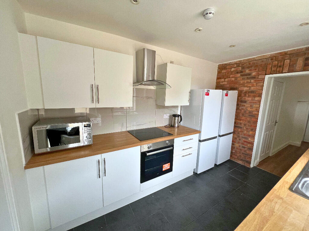 5 bed End of Terrace for rent in Golborne. From Easylet Residential Ltd - Warrington