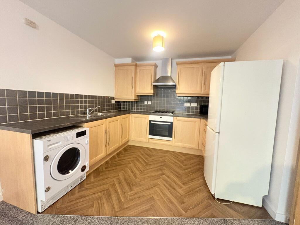 2 bed 1st Floor Flat for rent in Appleton Thorn. From Easylet Residential Ltd - Warrington