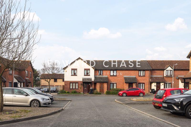 3 bed Mid Terraced House for rent in Chigwell Row. From Edward Chase - Ilford