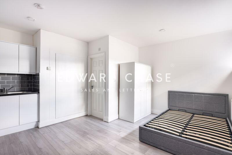 0 bed Studio for rent in Chigwell. From Edward Chase - Ilford