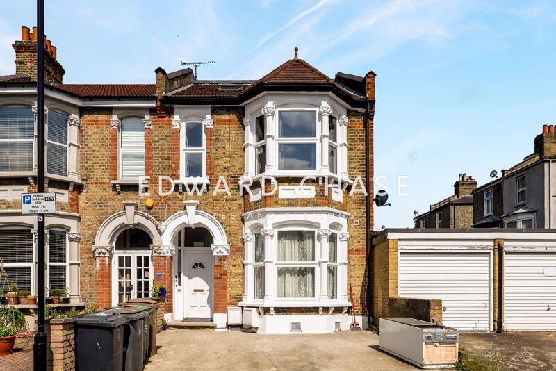 4 bed Duplex for rent in London. From Edward Chase - Ilford