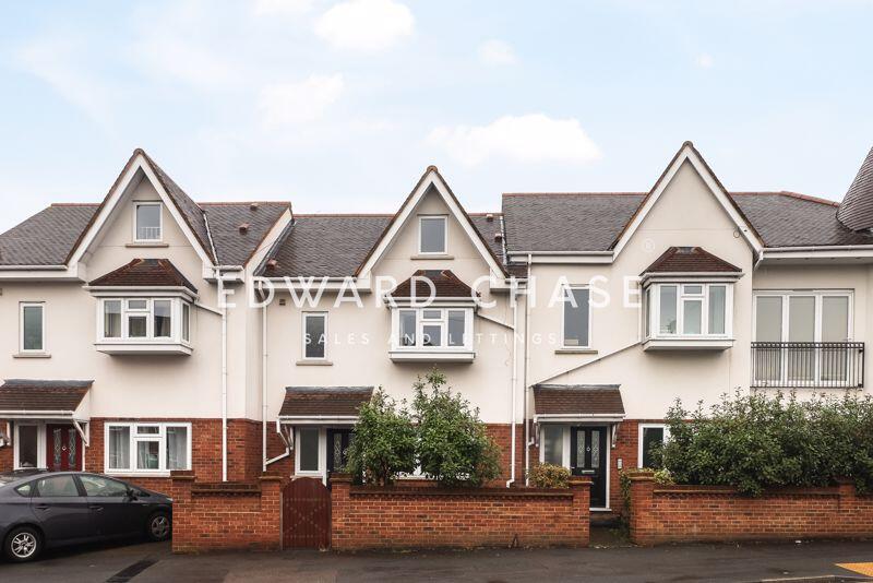 4 bed Mid Terraced House for rent in Romford. From Edward Chase - Ilford