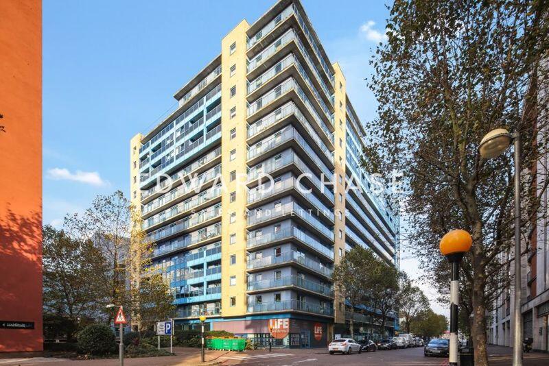 2 bed Apartment for rent in Poplar. From Edward Chase - Ilford