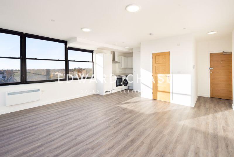 4 bed Studio for rent in Hornchurch. From Edward Chase - Ilford