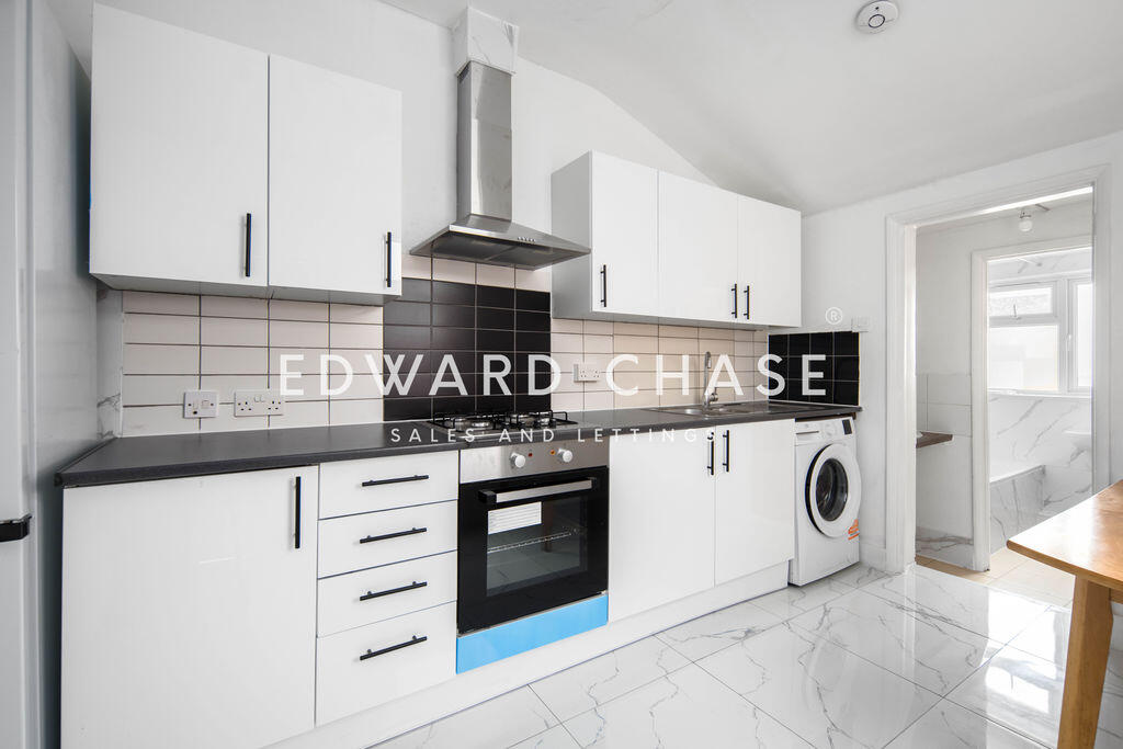 4 bed Mid Terraced House for rent in London. From Edward Chase - Ilford 4 bed Mid Terraced House for rent in London. From Edward Chase - Ilford