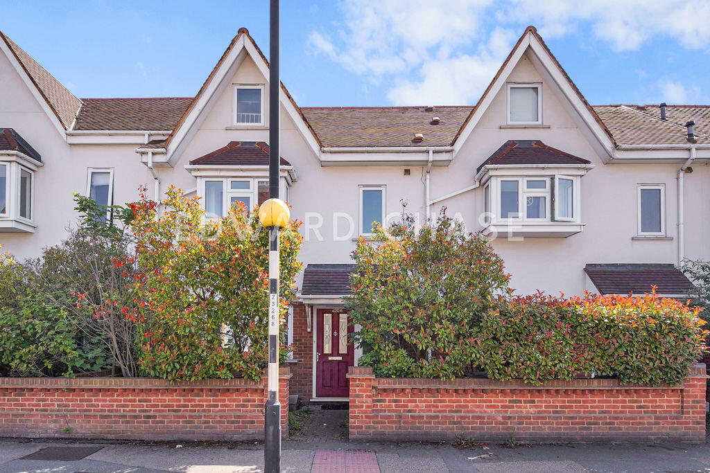 4 bed Mid Terraced House for rent in Romford. From Edward Chase - Ilford