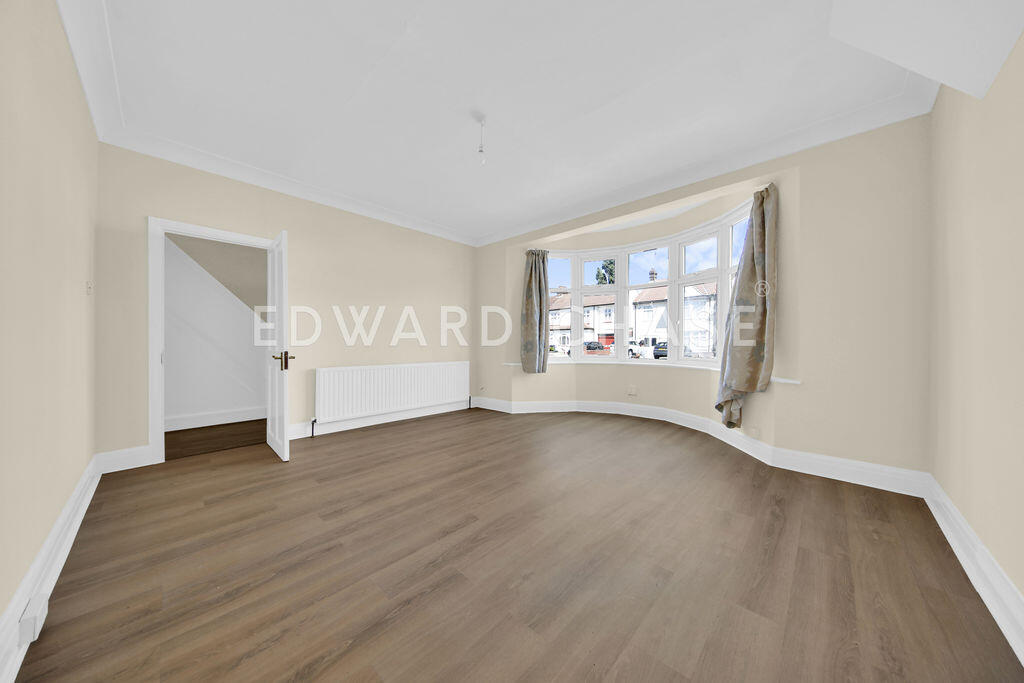 4 bed Semi Detached for rent in Ilford. From Edward Chase - Ilford 4 bed Semi Detached for rent in Ilford. From Edward Chase - Ilford