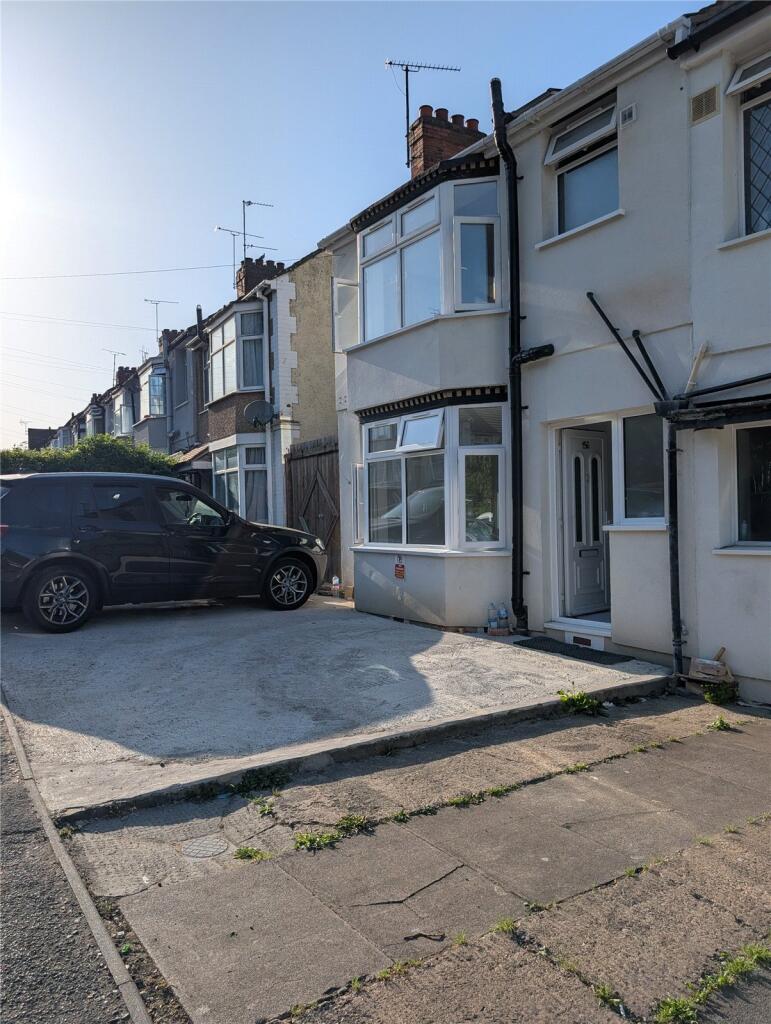 7 bed Mid Terraced House for rent in Caddington. From Ellis & Co - Kenton 7 bed Mid Terraced House for rent in Caddington. From Ellis & Co - Kenton