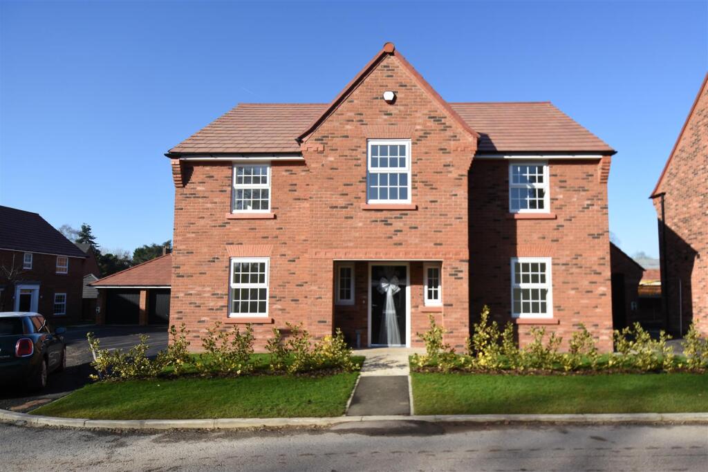 4 bed Detached for rent in Handforth. From Benson Bunch - Wilmslow 4 bed Detached for rent in Handforth. From Benson Bunch - Wilmslow