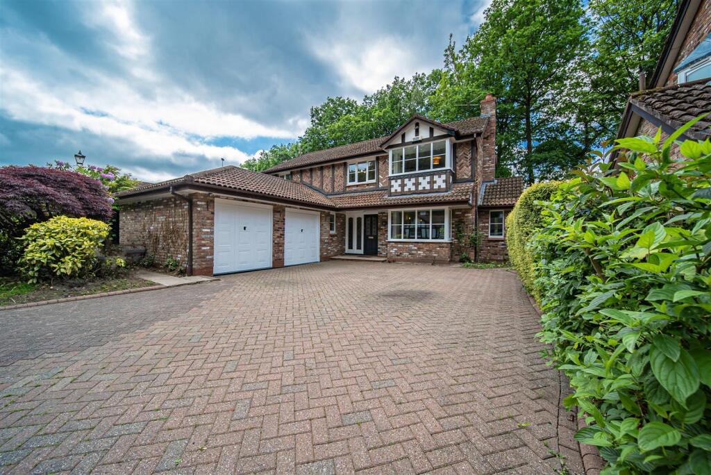 4 bed Detached for rent in Poynton. From Benson Bunch - Wilmslow 4 bed Detached for rent in Poynton. From Benson Bunch - Wilmslow