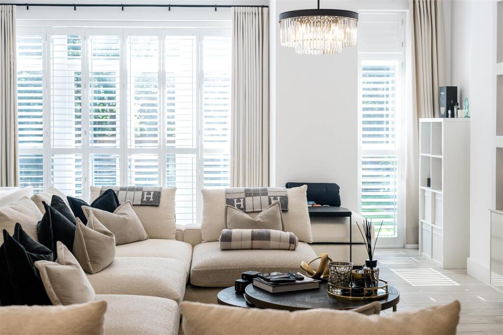 3 bed Apartment for rent in Wilmslow. From Benson Bunch - Wilmslow 3 bed Apartment for rent in Wilmslow. From Benson Bunch - Wilmslow
