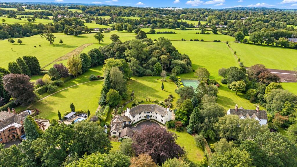 5 bed Detached for rent in Alderley Edge. From Benson Bunch - Wilmslow 5 bed Detached for rent in Alderley Edge. From Benson Bunch - Wilmslow