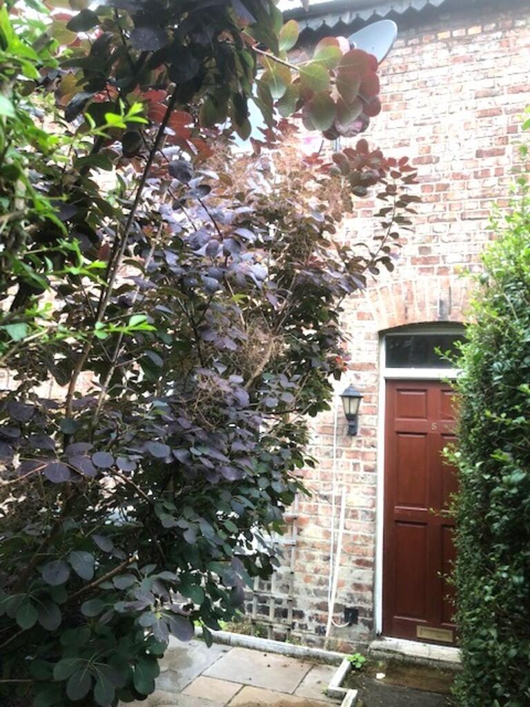 2 bed Mid Terraced House for rent in Stretford. From Emma Hatton - Manchester