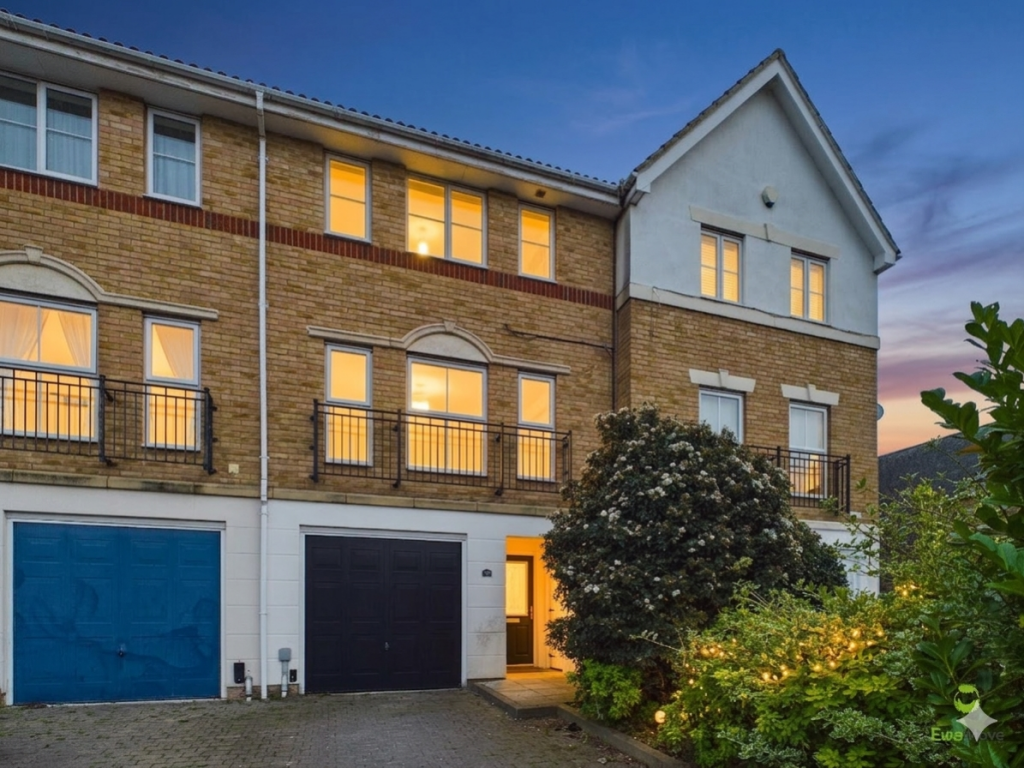 4 bed Town House for rent in Hawley. From EweMove - Bexleyheath