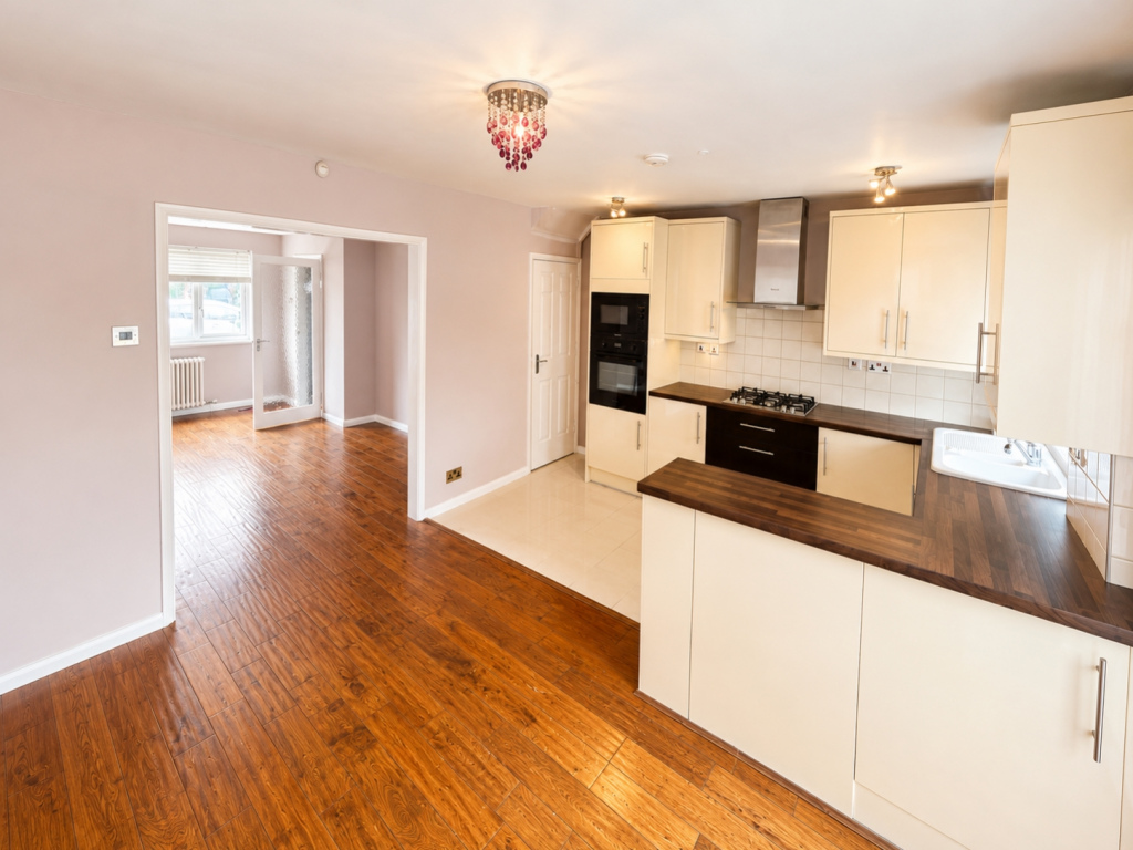 3 bed End of Terrace for rent in Bexley. From EweMove - Bexleyheath