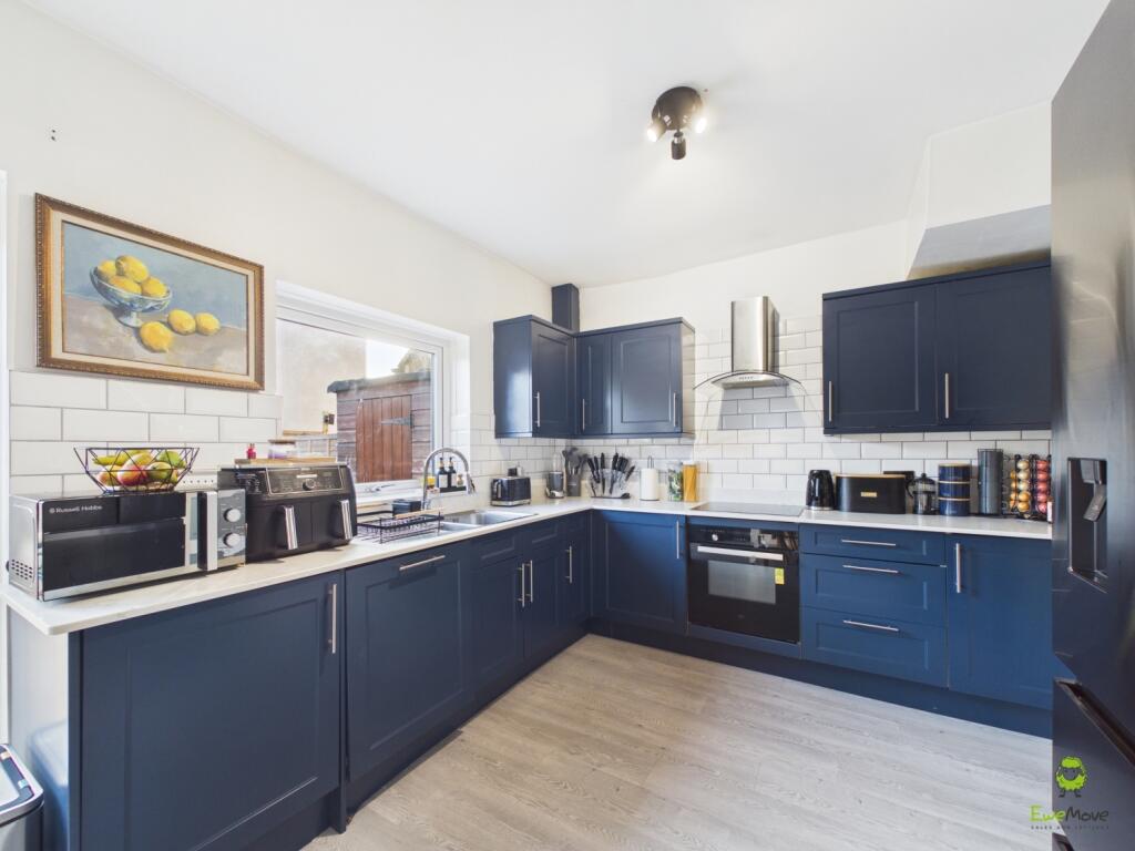 3 bed Mid Terraced House for rent in Crayford. From EweMove - Bexleyheath