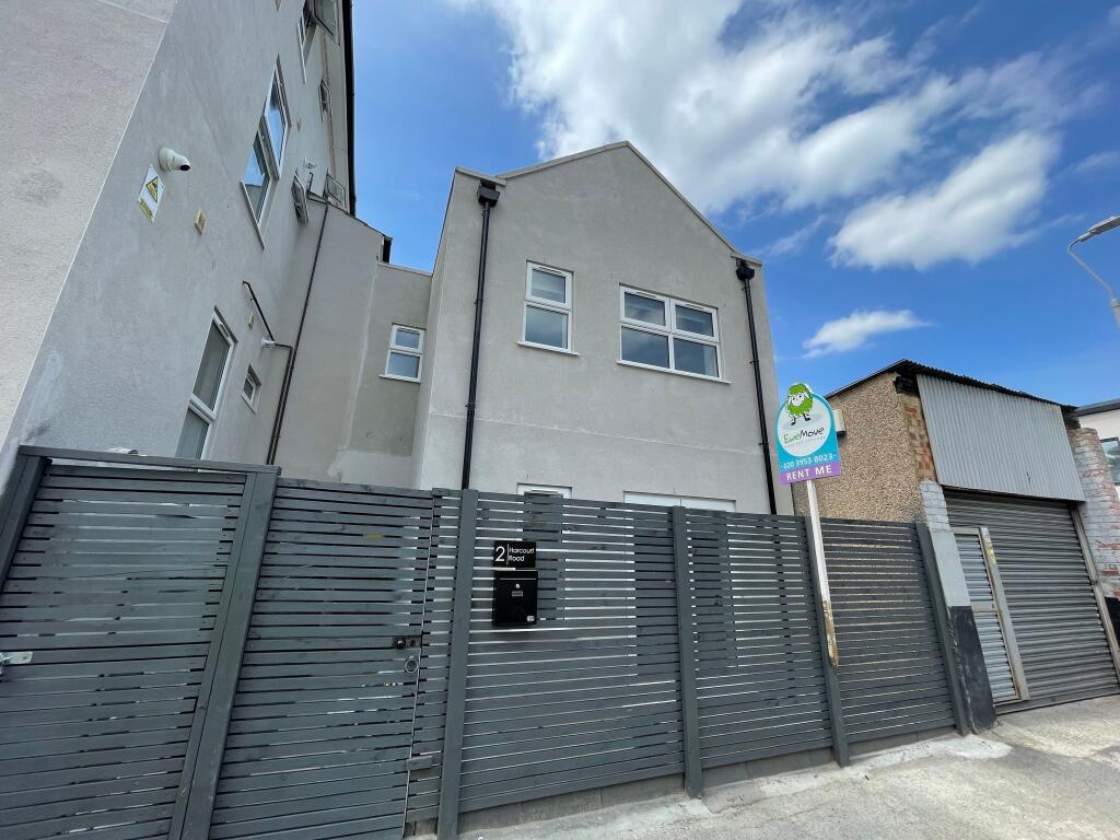 2 bed Mid Terraced House for rent in Bexley. From EweMove - Bexleyheath