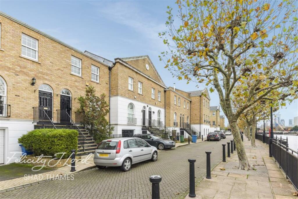 3 bed Detached House for rent in Poplar. From Felicity J Lord - Shad Thames Lettings